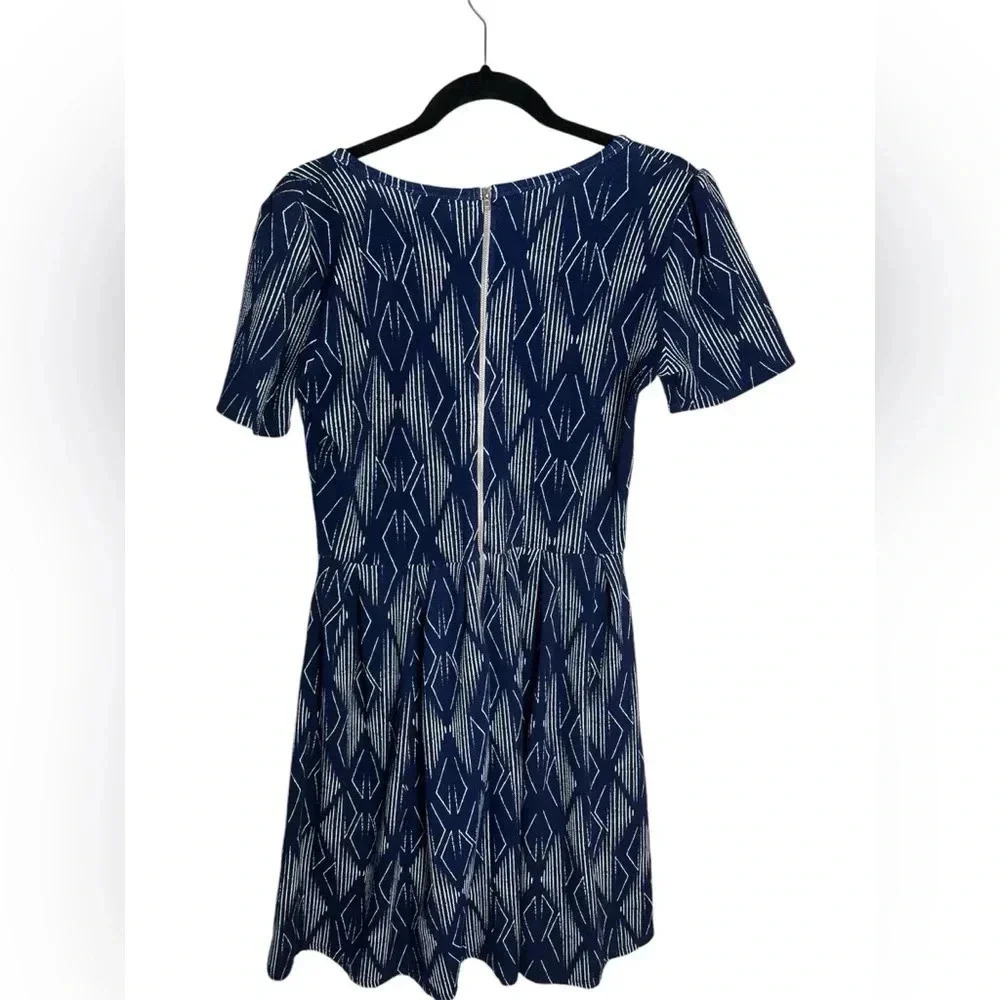 LuluRoe Dark Blue with white geometric design Dress with pockets Size Medium - Picture 4 of 5